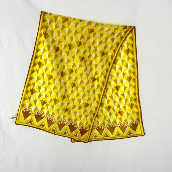 Vintage Vera Scarf Yellow Gold Arrowheads Polyester Japan 14X43in Excellent Gift - Picture 1 of 9